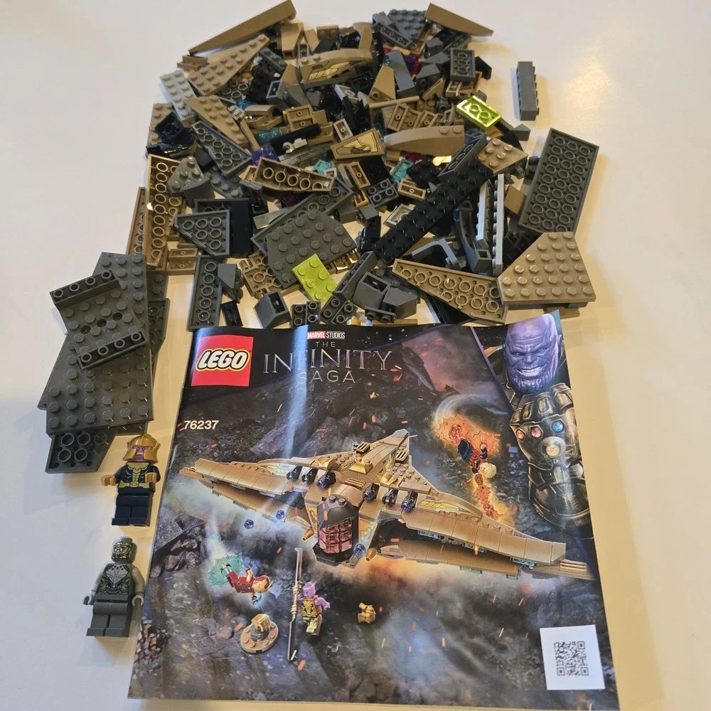 LEGO Super Heroes: Sanctuary II: Endgame Battle 76237 Partial Set W Instructions